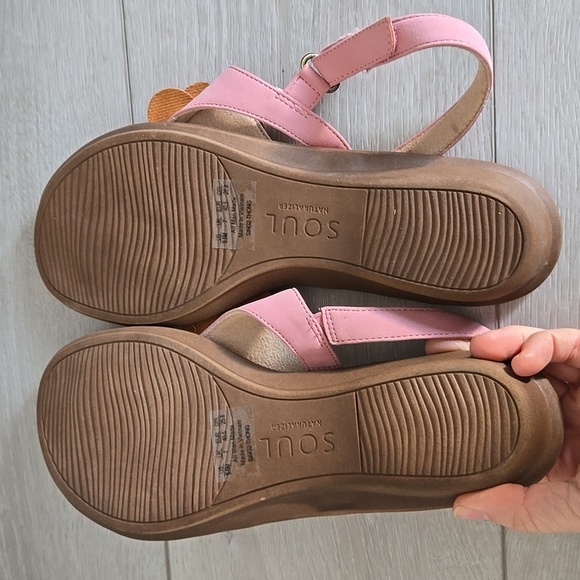 Soul Naturalizer Pink Floral Women's Sandals Bow Flower Shoes Sz 9.5M - Picture 9 of 10
